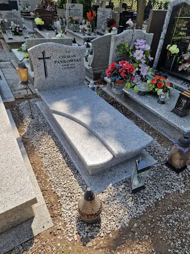 Anna Tomasiewicz Pani Od Nagrobków